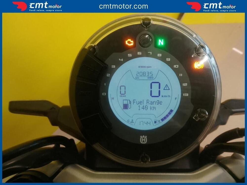 Husqvarna Svartpilen 401 (2021 - 23) (5)