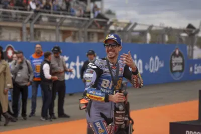 MotoGP 2025. GP di Valencia. Alex Marquez: "Non ero il pi&ugrave; veloce, la strategia &egrave; stata quella giusta" 