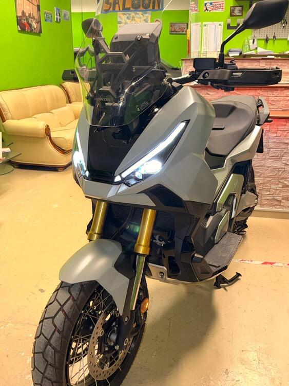 Honda X-ADV 750 Gravel (2025) (2)