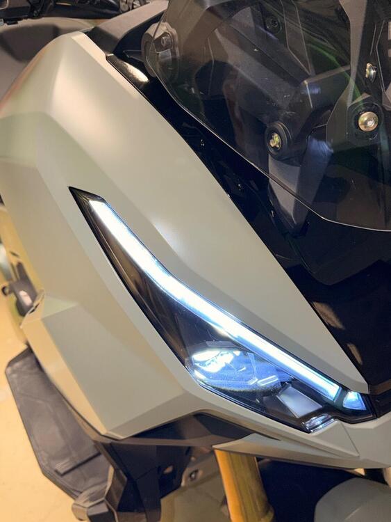 Honda X-ADV 750 Gravel (2025) (4)