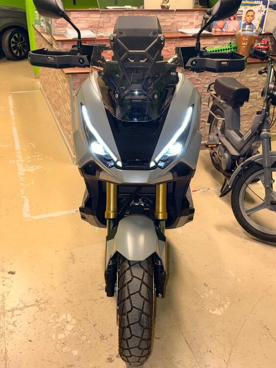Honda X-ADV 750 Gravel (2025) (5)