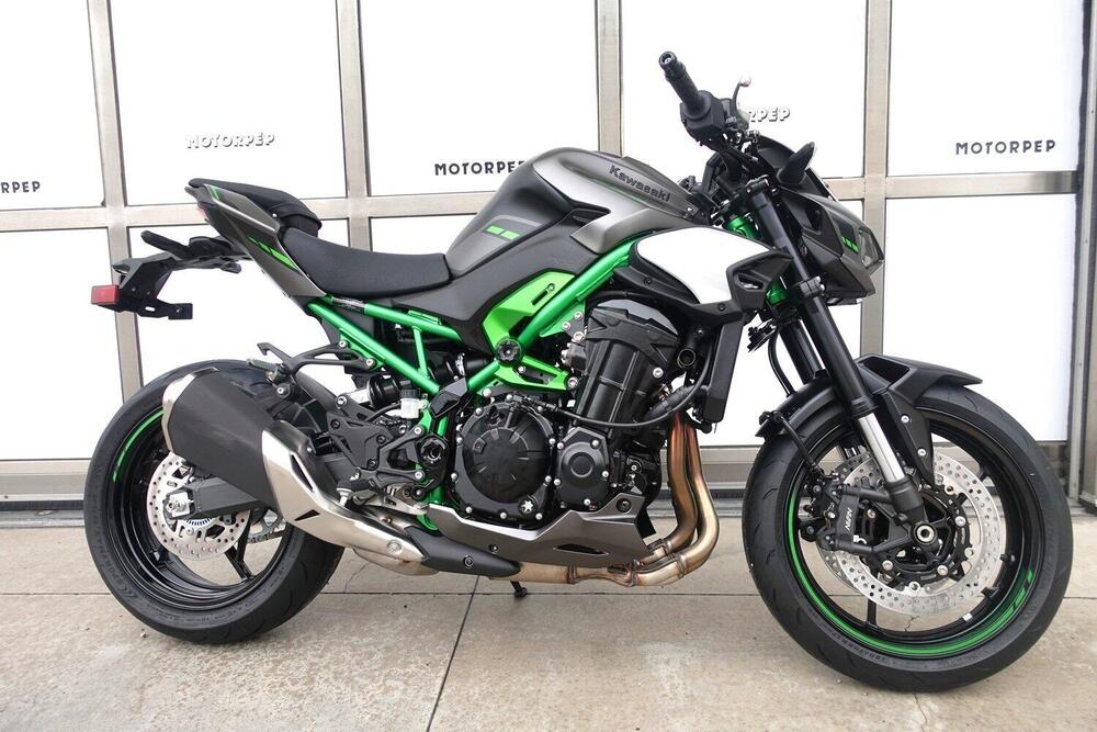 Kawasaki Z 900 (2025 - 26) (3)