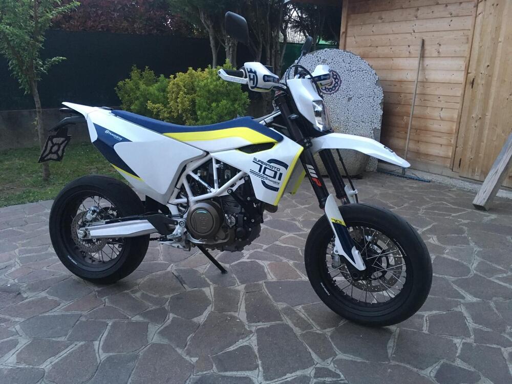 Husqvarna 701 Supermoto (2017 - 19)