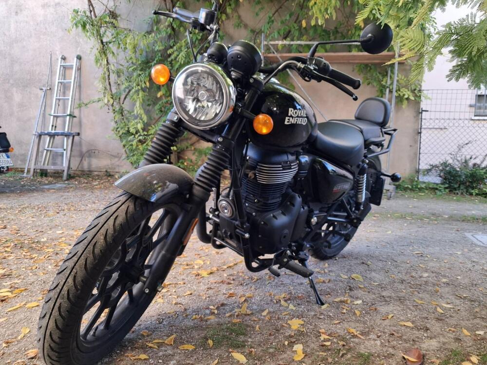 Royal Enfield Meteor 350 Fireball (2021 - 25) (2)