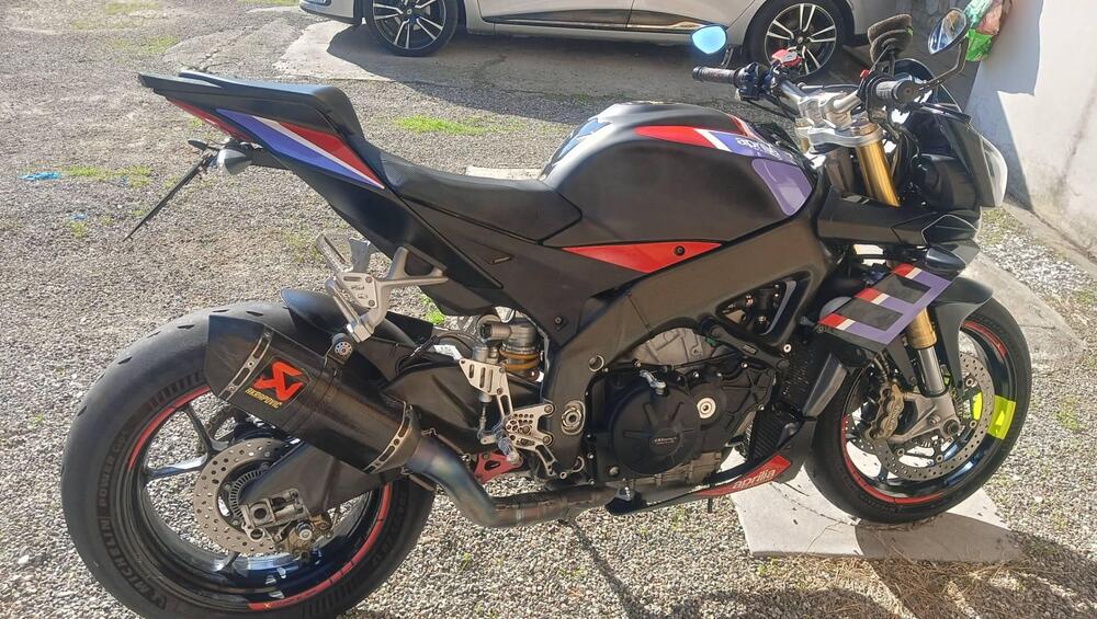 Aprilia Tuono V4 R APRC (2011 - 13) (4)