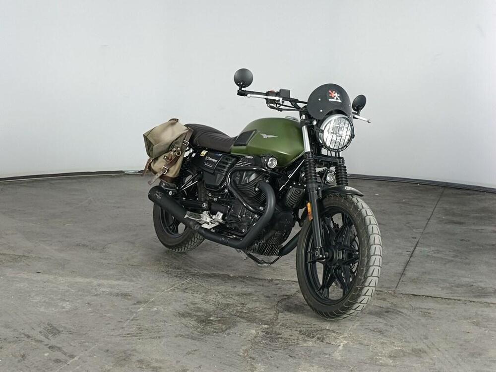 Moto Guzzi V7 III Stone (2017 - 20) (2)
