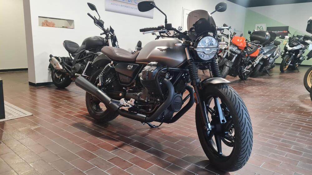 Moto Guzzi V7 Stone (2021 - 24) (5)