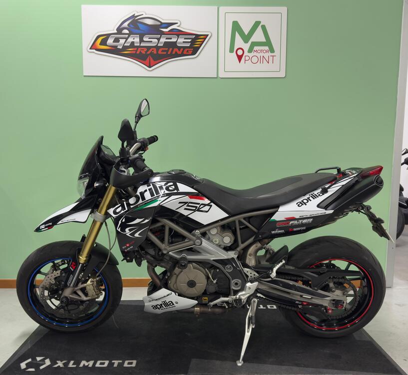 Aprilia Dorsoduro 750 (2009 - 14) (2)