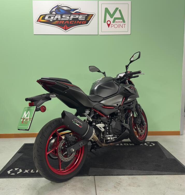 Kawasaki Z 500 SE (2024 - 26) (5)