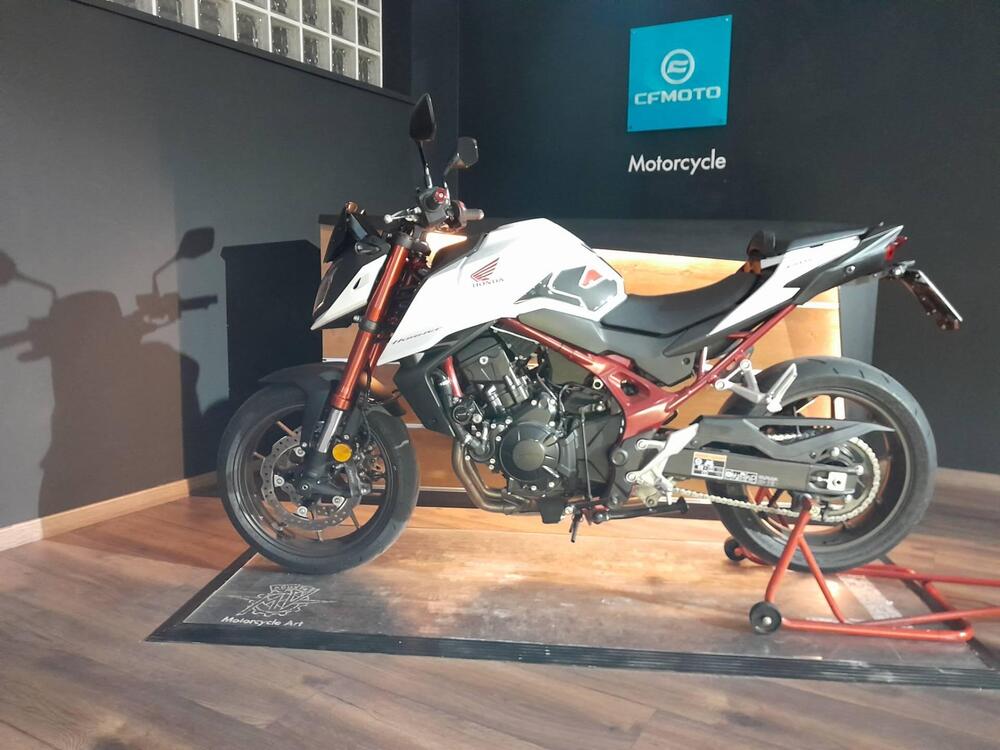 Honda CB 750 Hornet (2023 - 24) (2)