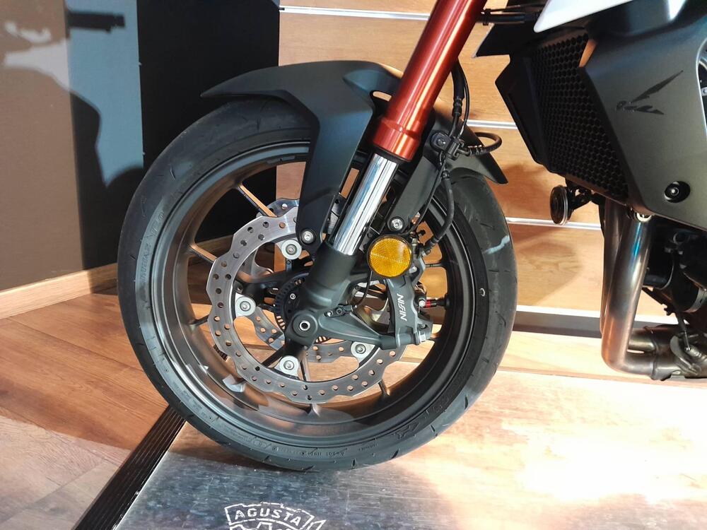 Honda CB 750 Hornet (2023 - 24) (4)