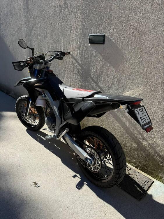 Valenti Racing SM 50 (2015 - 22) (4)