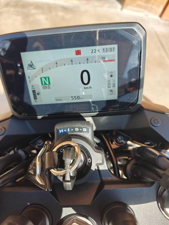 Honda CB 750 Hornet (2025) (4)