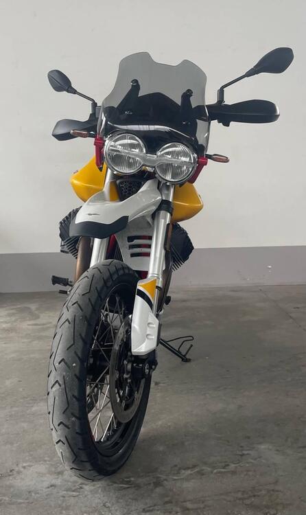 Moto Guzzi V85 TT Evocative Graphics (2019 - 20) (5)