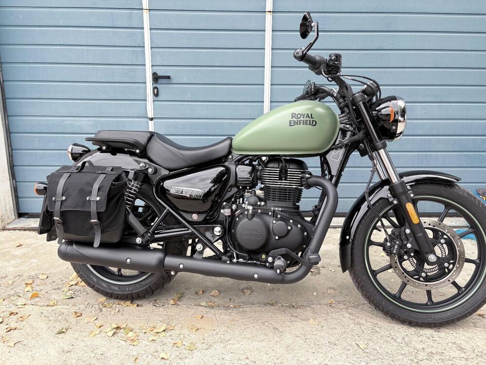 Royal Enfield Meteor 350 Fireball (2021 - 25) (4)