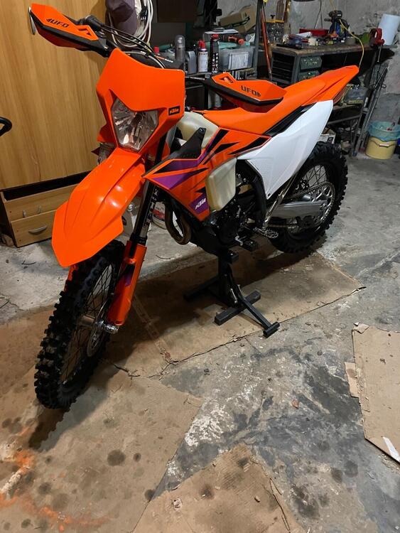 KTM 250 EXC-F (2024) (2)