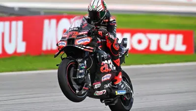 MotoGP 2025. GP di Valencia. Un'altra vittoria di Marco Bezzecchi! Doppietta Aprilia con Raul Fernandez, terzo Diggia. Caduto subito Bagnaia [RISULTATI]