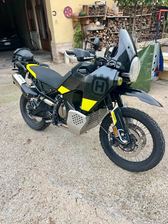 Husqvarna Norden 901 (2022 - 25)