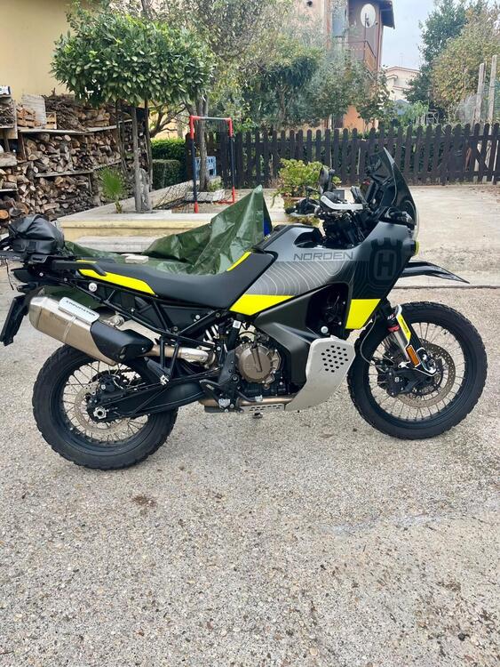 Husqvarna Norden 901 (2022 - 25) (2)