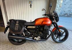 Moto Guzzi V7 Stone (2021 - 24) usata