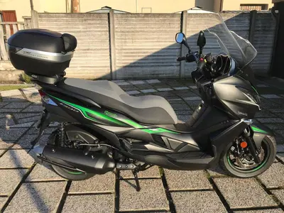 Kawasaki J 300 (2017 - 21) usata