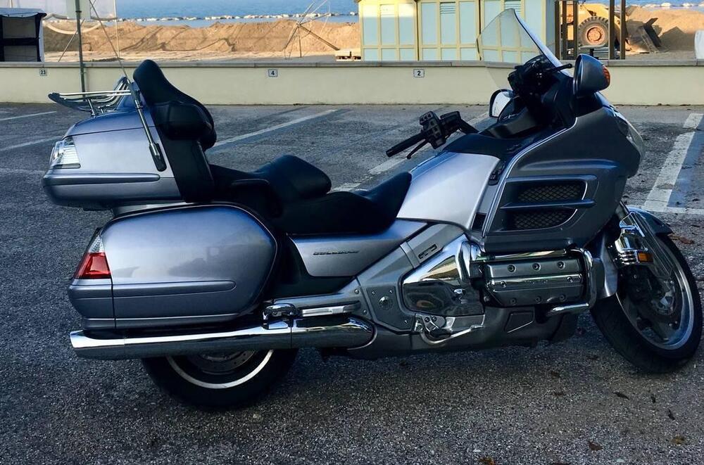 Honda GL 1800 Gold Wing (2007 - 11) (2)