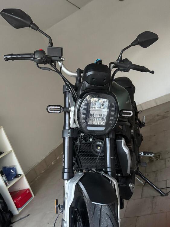 Voge Trofeo 300AC (2021 - 25) (3)