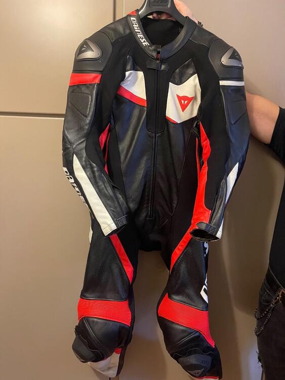 Tuta Dainese taglia 52 usata 3 volte (2)
