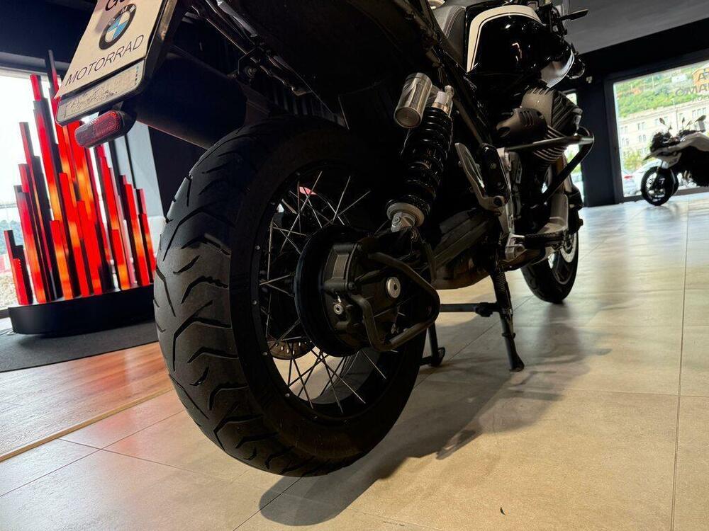 Moto Guzzi V85 TT (2021 - 23) (2)