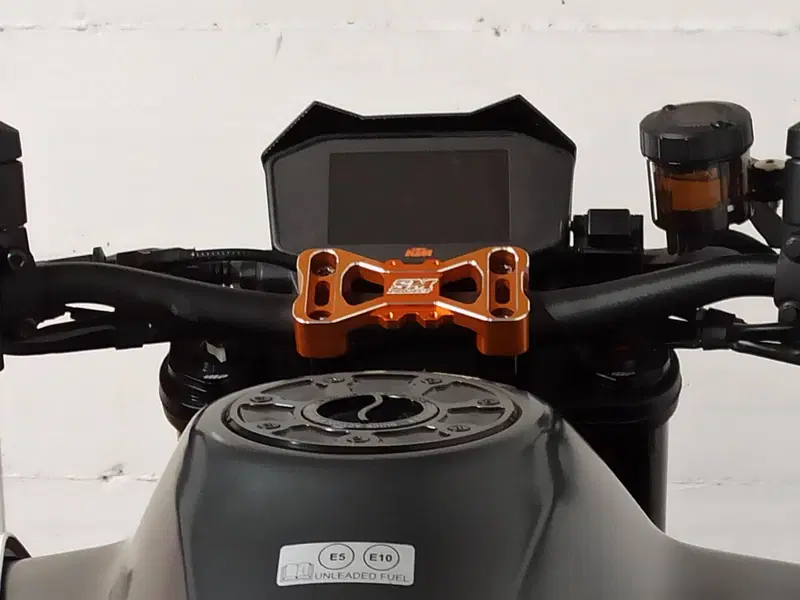 KTM 890 Duke R (2021) (8)