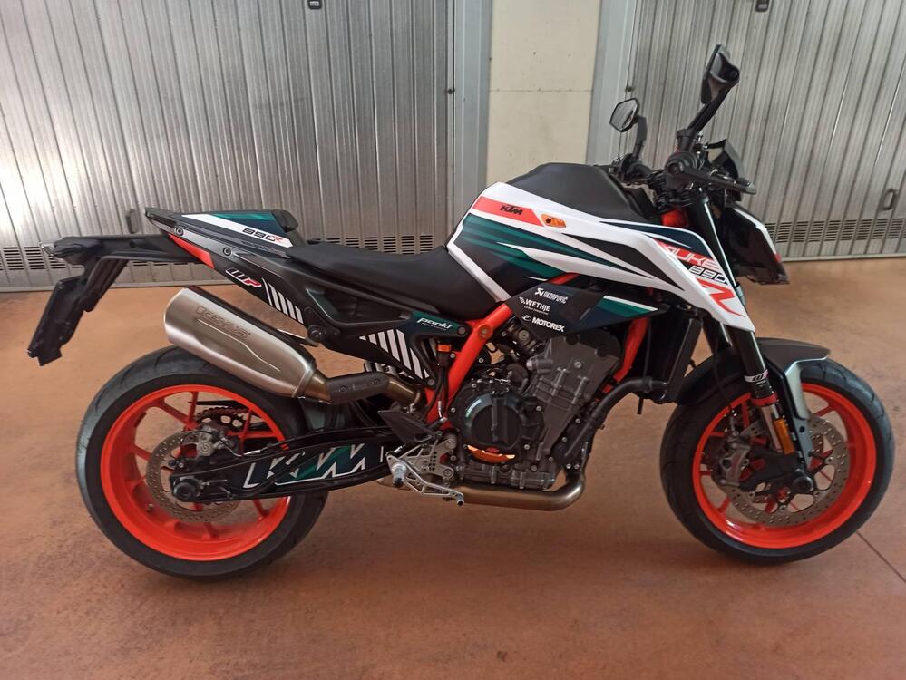 KTM 890 Duke R (2021) (2)