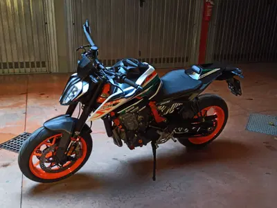 KTM 890 Duke R (2021) usata