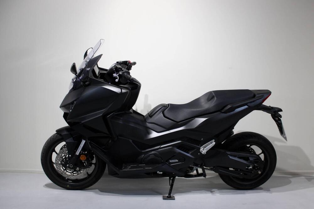 Honda Forza 750 (2025) (4)