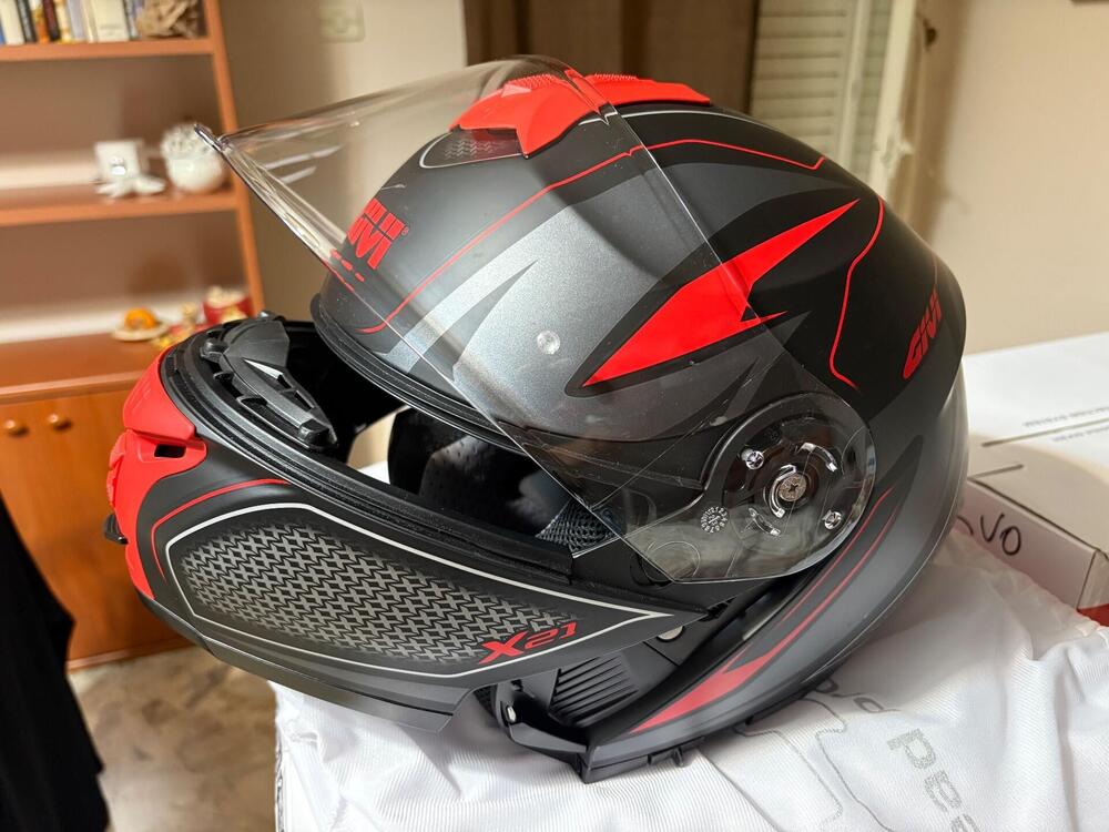 Vendo coppia caschi Givi modello X21 (4)