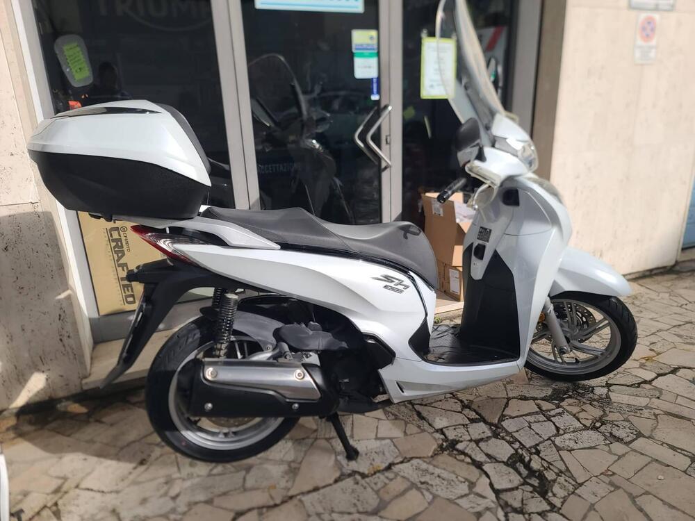Honda SH 300 i ABS (2016 - 20) (4)