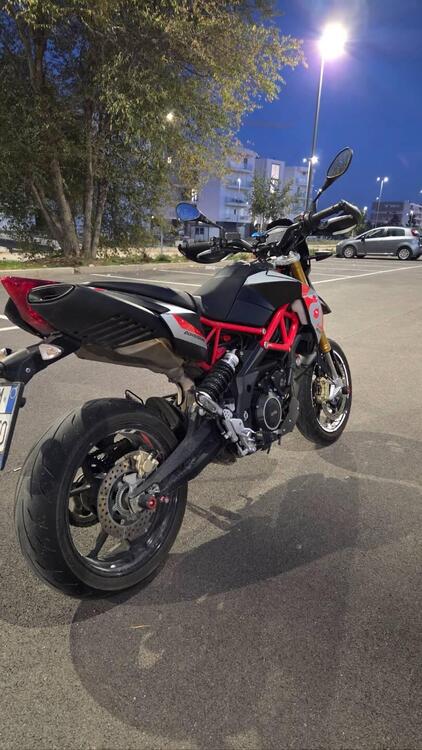 Aprilia Dorsoduro 900 (2017 - 20) (3)