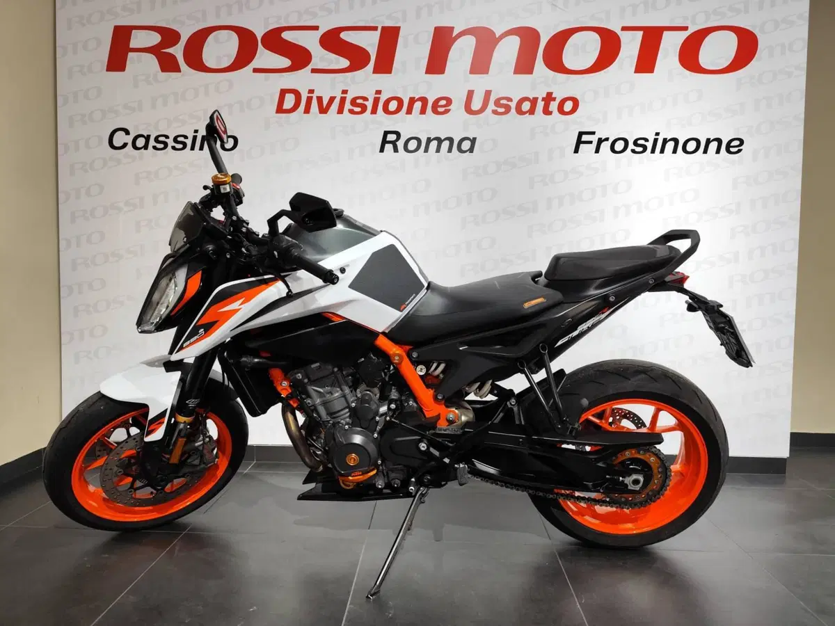 KTM 890 Duke R (2021)