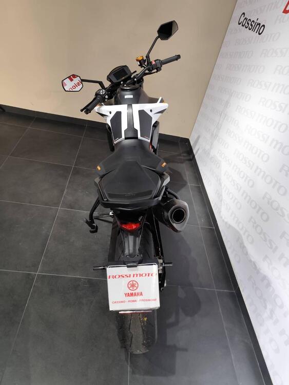 KTM 890 Duke R (2021) (4)