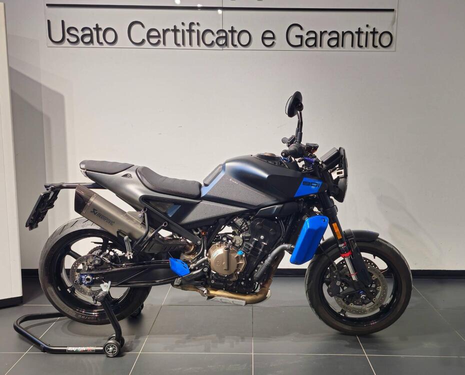 Husqvarna Svartpilen 801 (2024 - 25) (2)