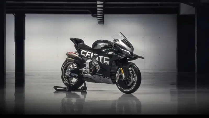 CFMOTO V4 SR-RR Prototype [VIDEO]