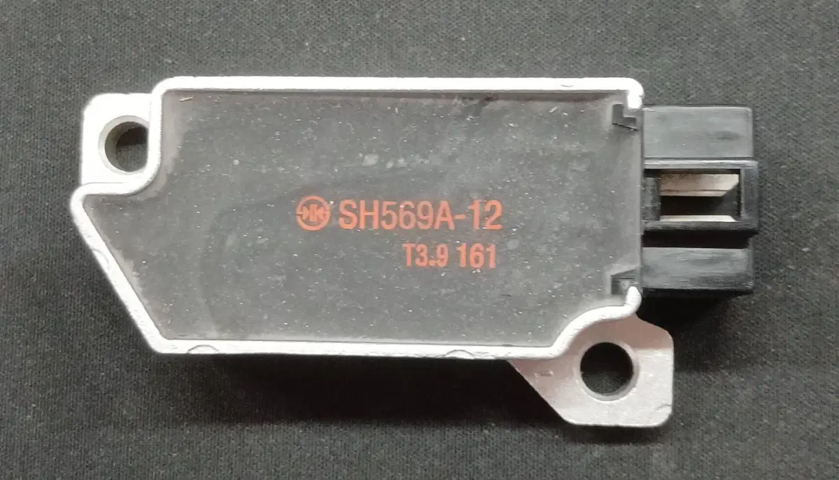 47X81960A300 Regolatore di tensione YAMAHA (2)
