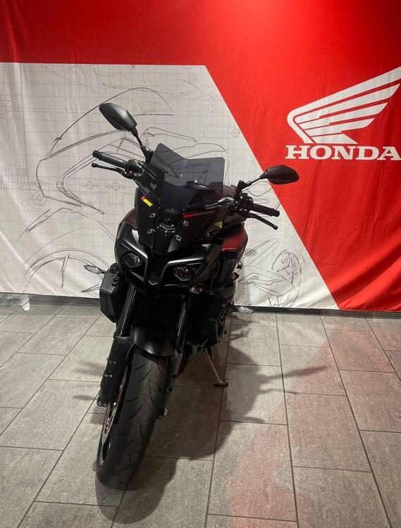 Yamaha MT-10 (2017 - 20) (4)