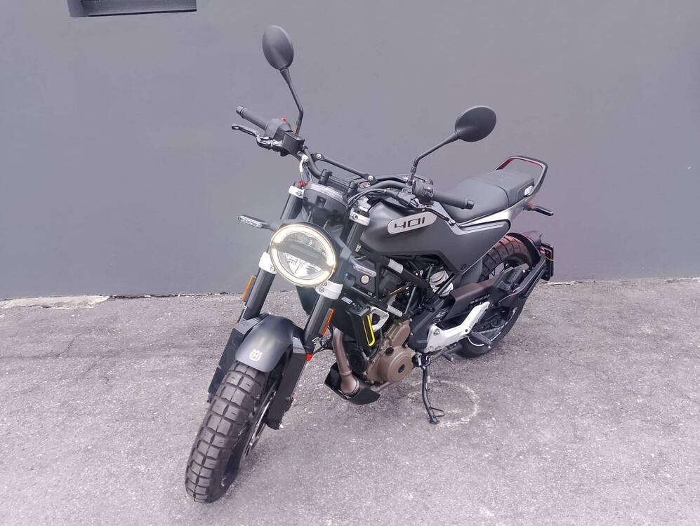 Husqvarna Svartpilen 401 (2021 - 23) (2)