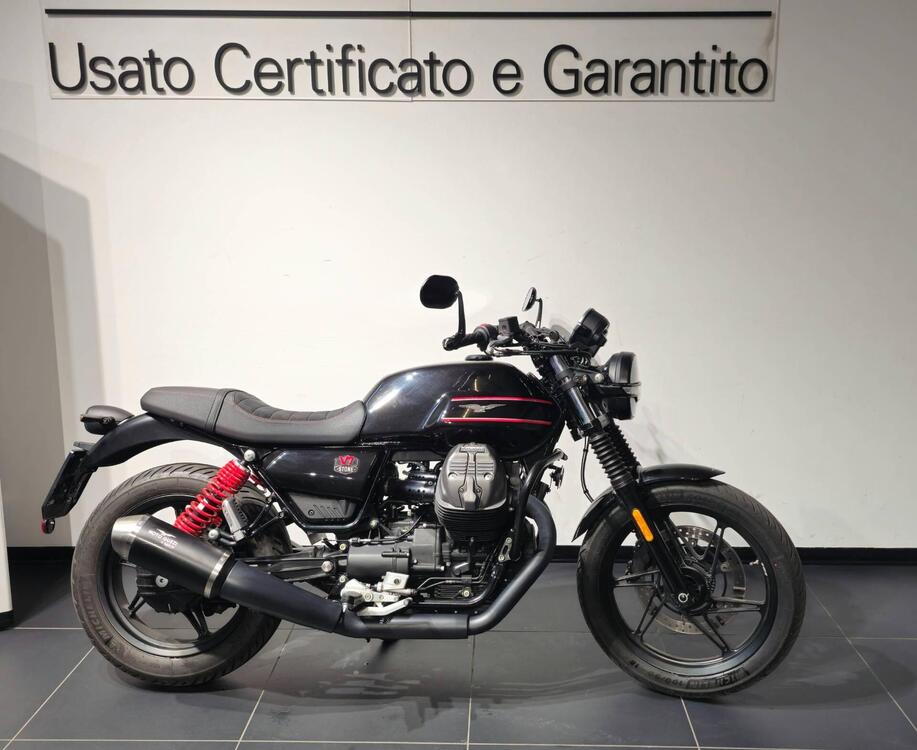 Moto Guzzi V7 Stone Special Edition (2022 - 25) (2)
