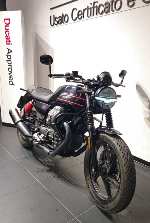 Moto Guzzi V7 Stone Special Edition (2022 - 25) (3)