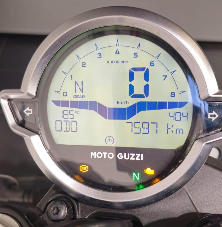 Moto Guzzi V7 Stone Special Edition (2022 - 25) (5)