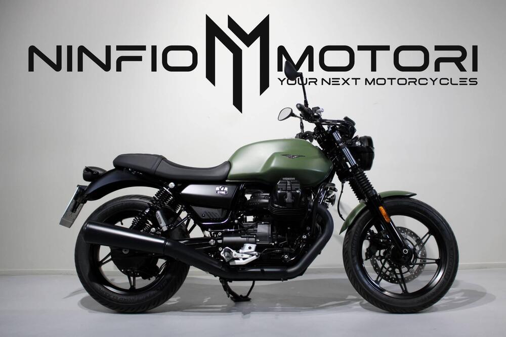 Moto Guzzi V7 Stone (2021 - 24)