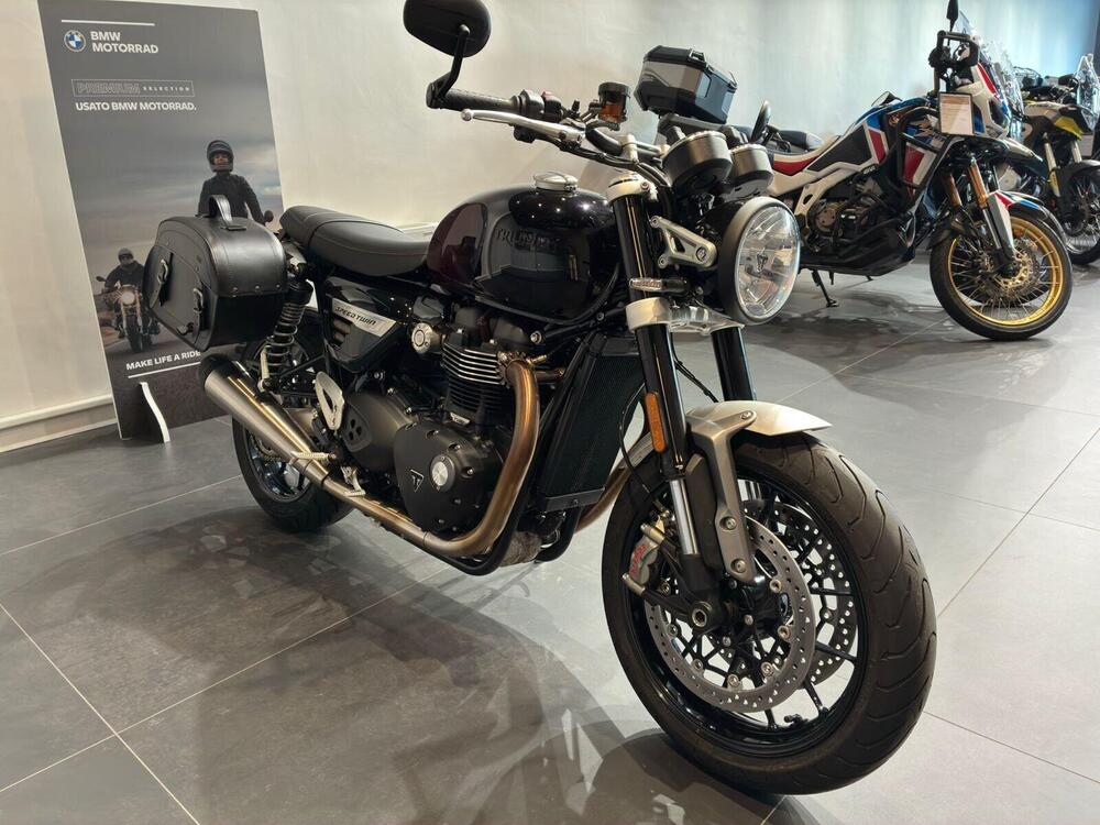 Triumph Speed Twin 1200 Stealth Edition (2024) (2)