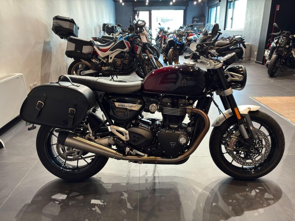 Triumph Speed Twin 1200 Stealth Edition (2024) (4)