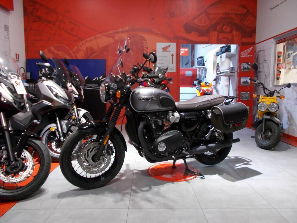 Triumph Bonneville T120 Black Stealth Edition (2024)